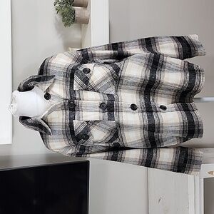 BB Dakota By Steve Madden Plaid Boxy Shacket Jacket